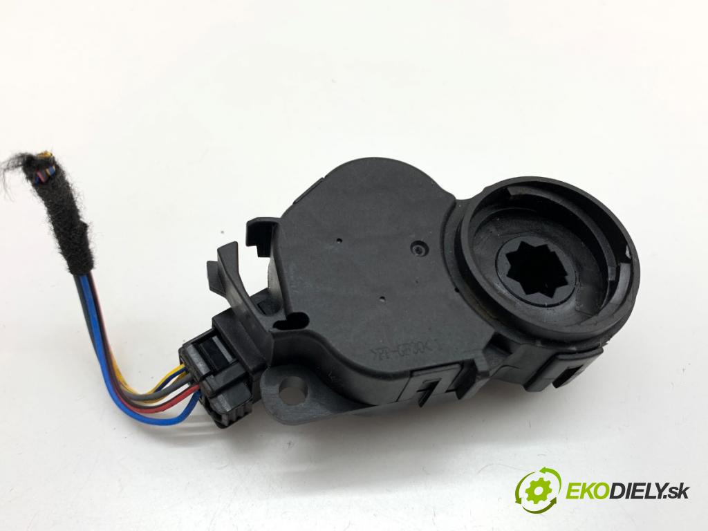 RENAULT CLIO IV liftback 2013 54 kW 1.2 16V 1149 motor topení T1013034W