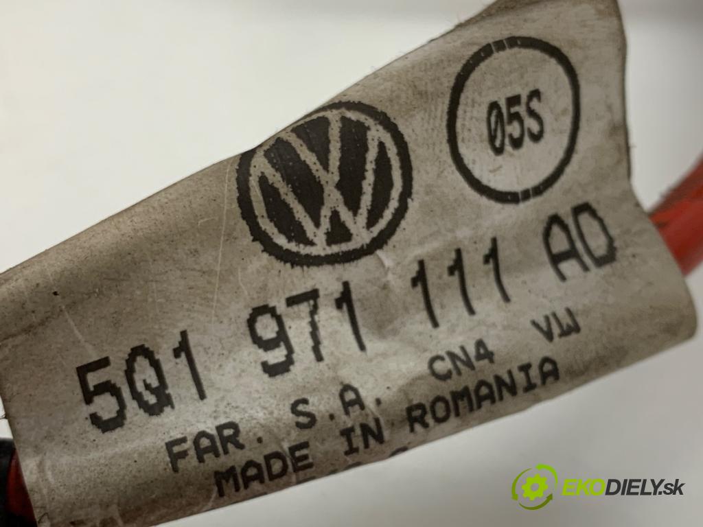 VW GOLF VII Kombi 2015 77 kW 1.6 TDI 1598 káblovačka PŘENOS: ENERGETICKÉ KROKY: 5Q1971111AD