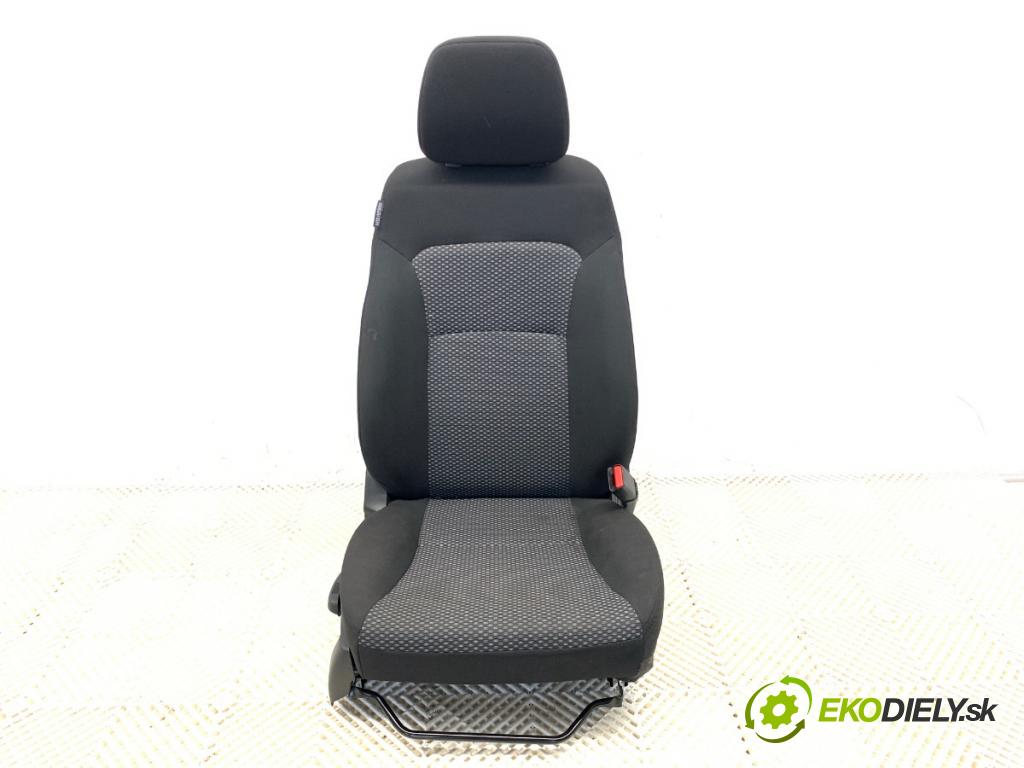 SUZUKI VITARA SUV 2021 95 kW 1.4 Hybrid (Mild Hybrid) 1373 Sedadlo pravy predný 