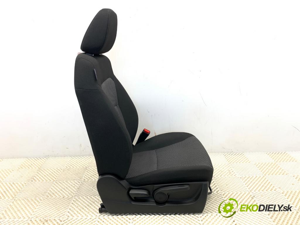 SUZUKI VITARA SUV 2021 95 kW 1.4 Hybrid (Mild Hybrid) 1373 Sedadlo pravy predný