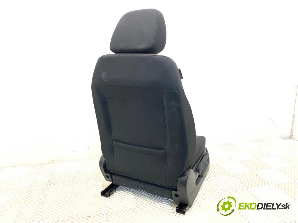 SUZUKI VITARA SUV 2021 95 kW 1.4 Hybrid (Mild Hybrid) 1373 Sedadlo pravy predný