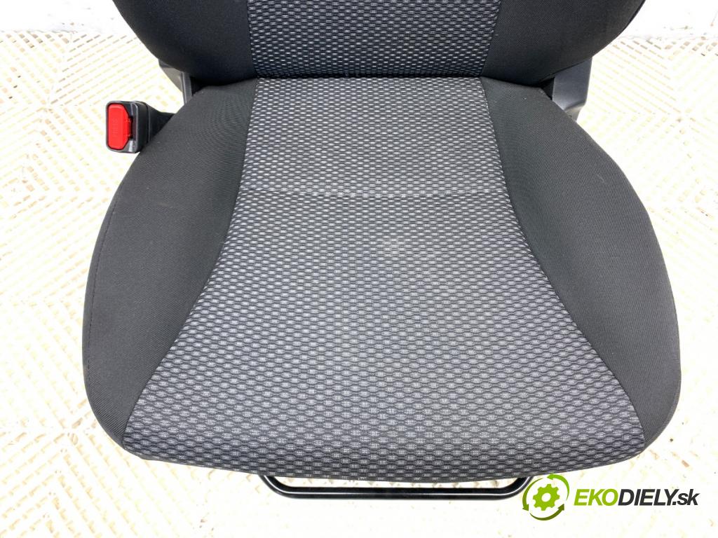 SUZUKI VITARA SUV 2021 95 kW 1.4 Hybrid (Mild Hybrid) 1373 Sedadlo ľavy predný