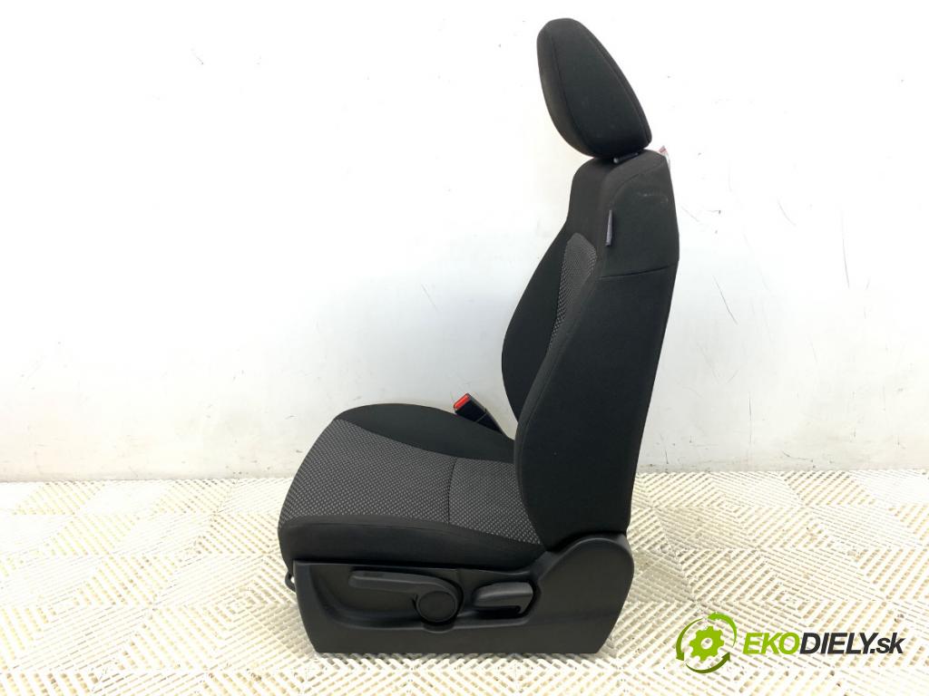 SUZUKI VITARA SUV 2021 95 kW 1.4 Hybrid (Mild Hybrid) 1373 Sedadlo ľavy predný