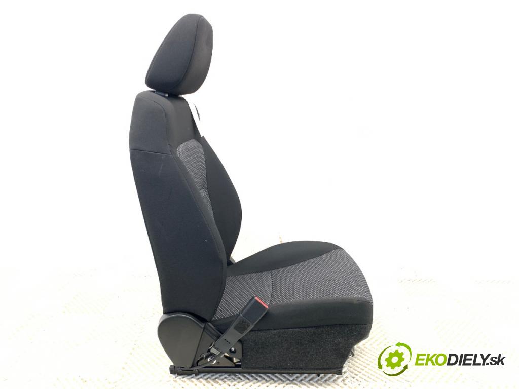 SUZUKI VITARA SUV 2021 95 kW 1.4 Hybrid (Mild Hybrid) 1373 Sedadlo ľavy predný