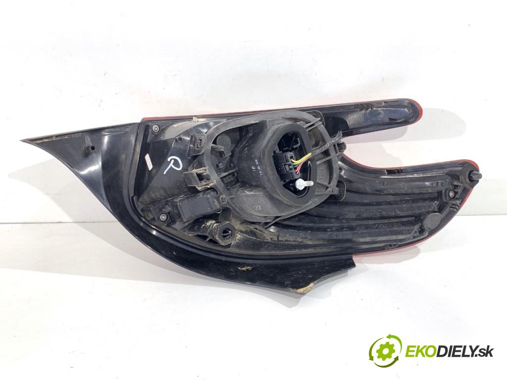 PEUGEOT 208 I liftback 2016 81 kW 1.2 THP 110 1199 Svetlo pravy zad 9810430580