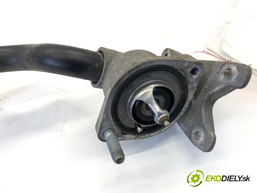 HYUNDAI i30 liftback 2020 74 kW 1.4 MPI 1368 obal termostatu  (Pouzdro termostatu)