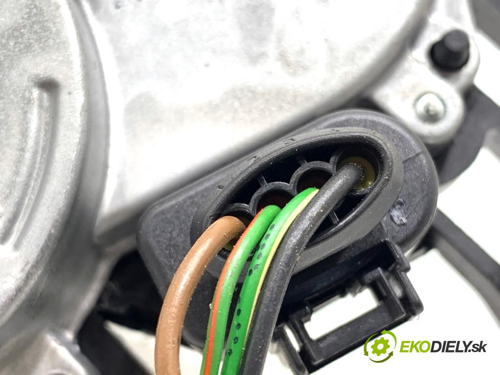 SKODA FABIA III Kombi 2017 77 kW 1.4 TDI 1422 Motor stieračov zad 5F4955711A
