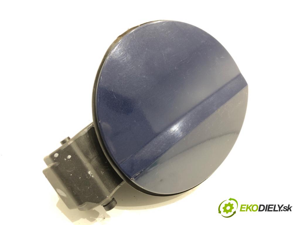 SKODA FABIA III Kombi 2017 77 kW 1.4 TDI 1422 Dvierka nádrže paliva 6V9809857A (Kľučka dverí ostatné)
