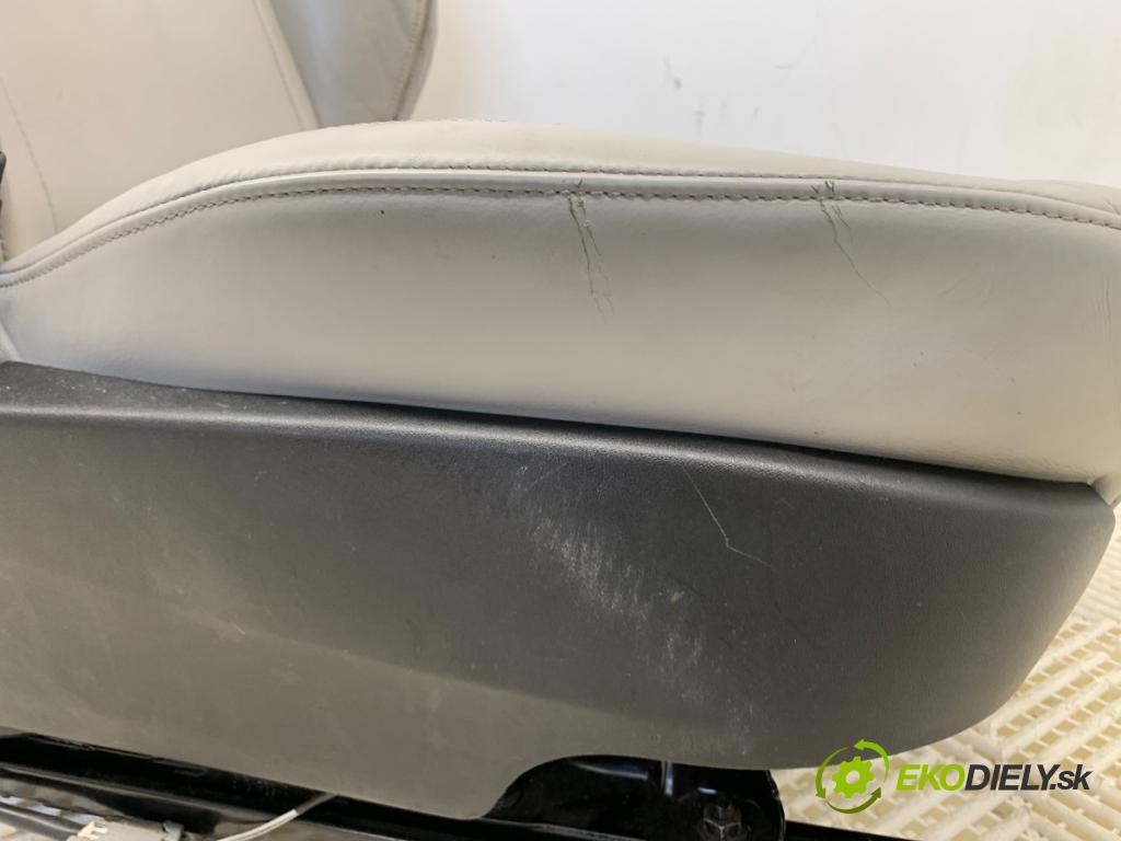 TESLA MODEL S liftback 2016 310 kW 85D AWD  Sedadlo ľavy predný