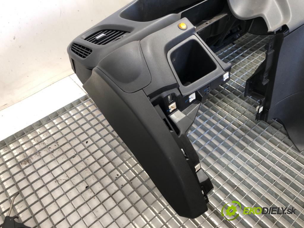 IVECO DAILY VI Skrzynia 2018 100 kW 33S14, 35S14, 35C14 2287 palubní doska 5801544462 (Palubní deska)