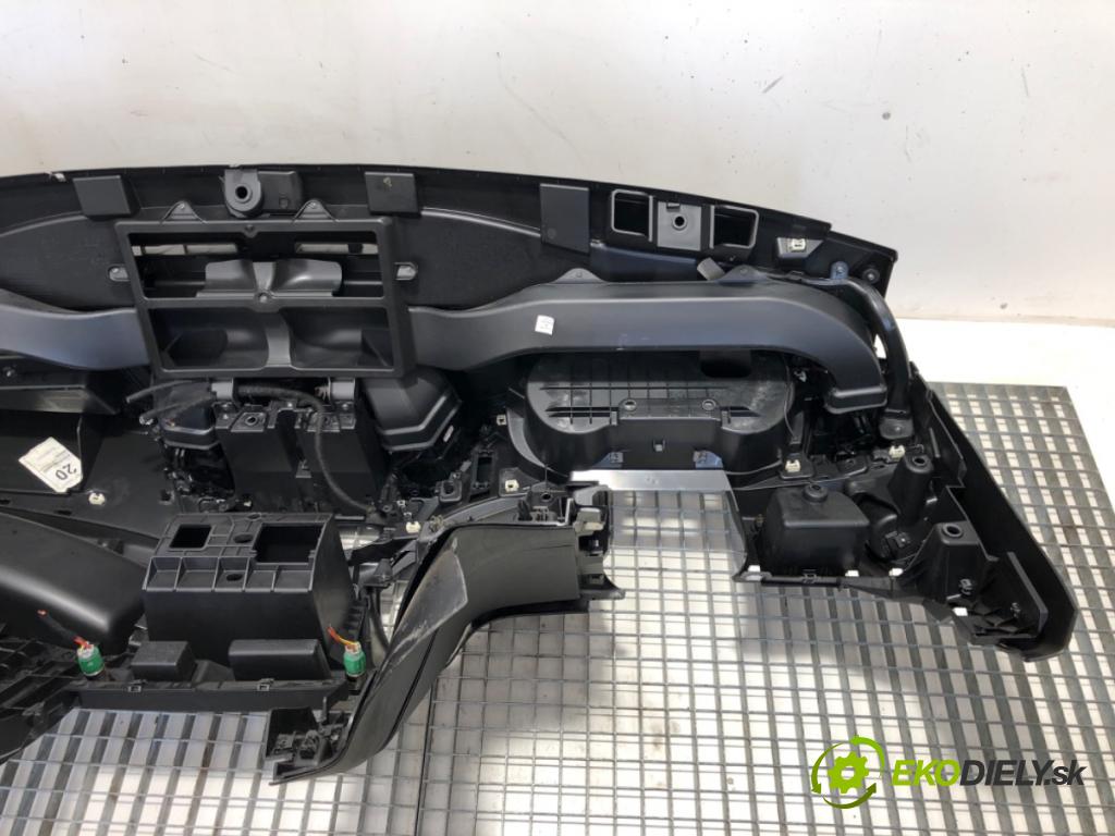 IVECO DAILY VI Skrzynia 2018 100 kW 33S14, 35S14, 35C14 2287 palubní doska 5801544462 (Palubní deska)