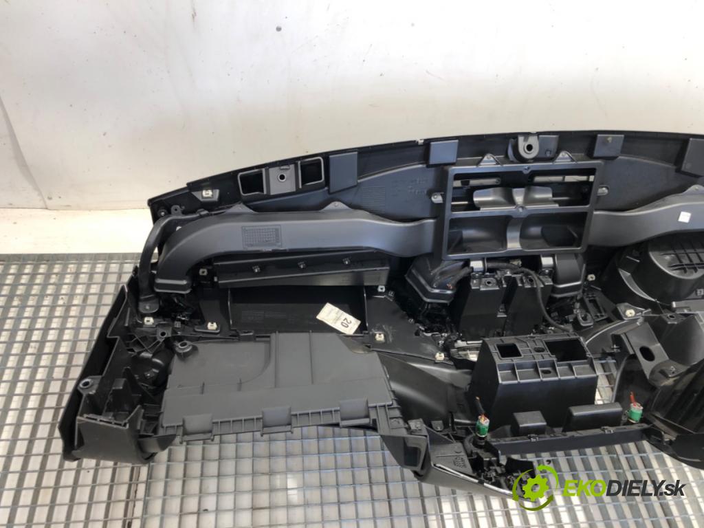 IVECO DAILY VI Skrzynia 2018 100 kW 33S14, 35S14, 35C14 2287 palubní doska 5801544462 (Palubní deska)