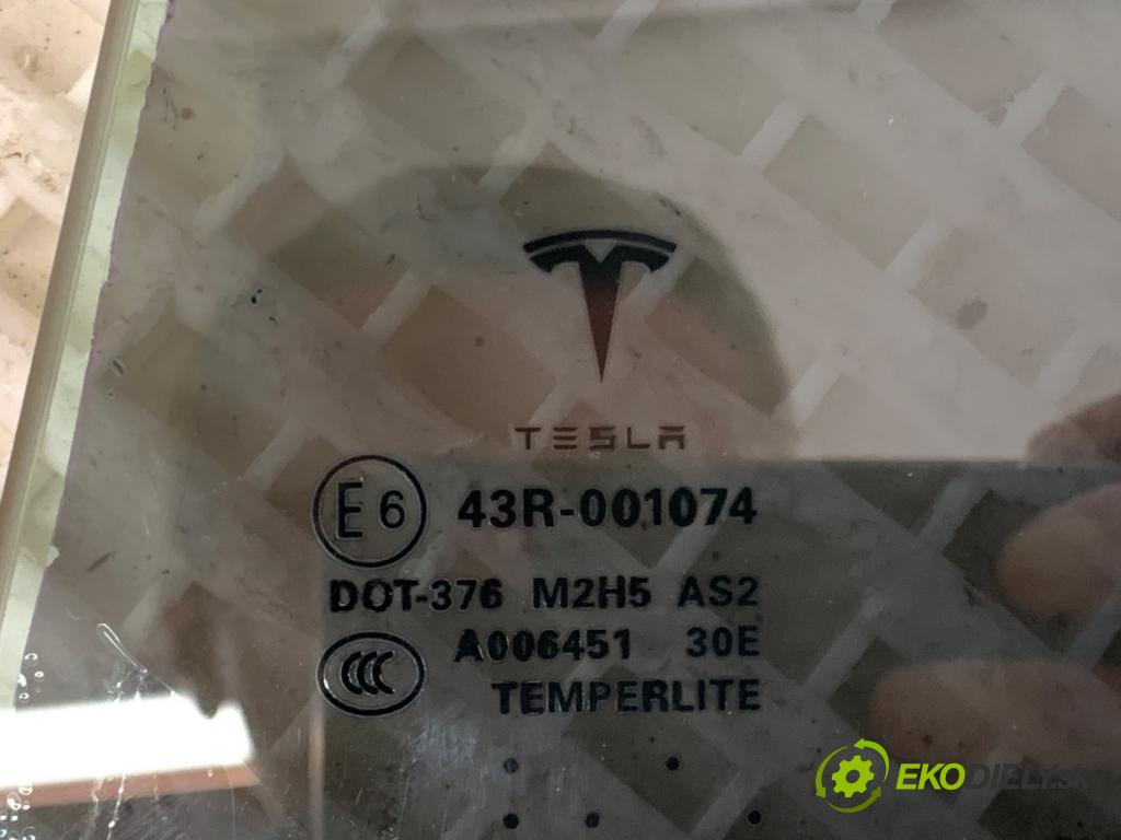 TESLA MODEL S liftback 2016 310 kW 85D AWD  Okno ľavy zad