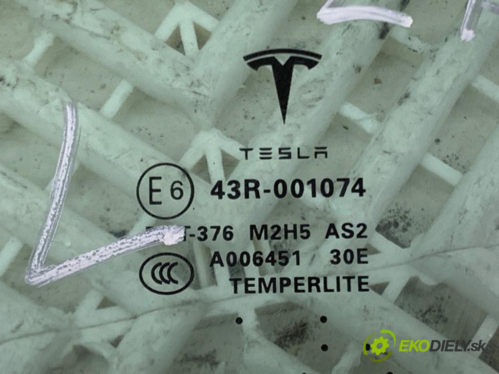 TESLA MODEL S liftback 2016 310 kW 85D AWD Okno ľavy predný