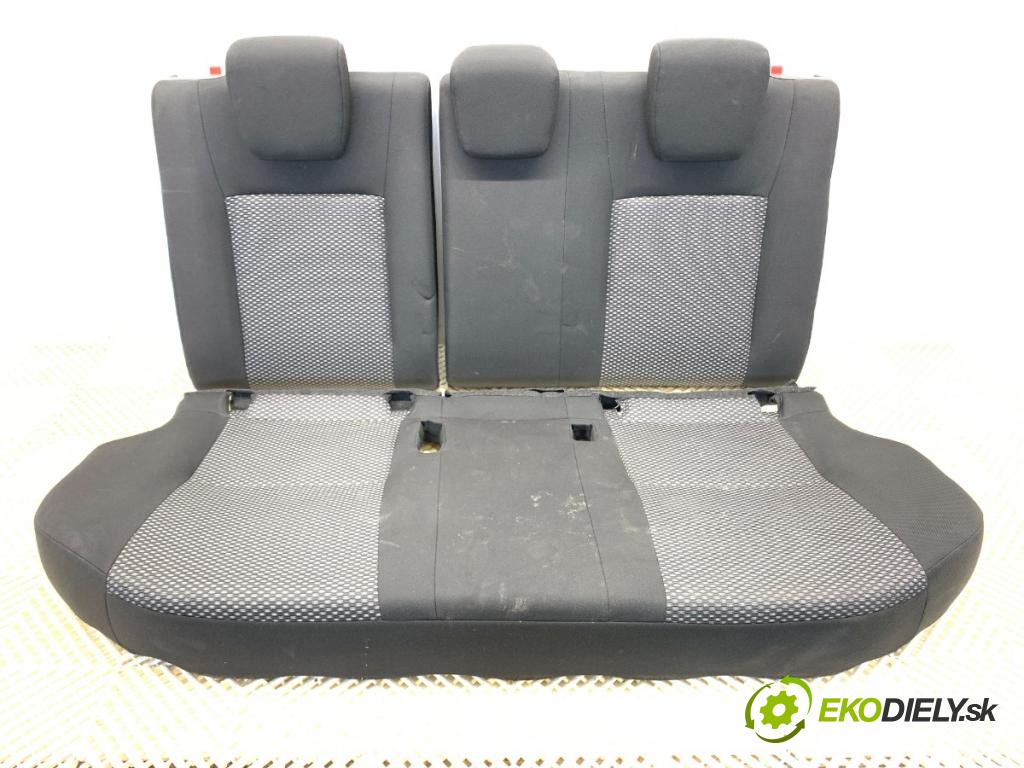 SUZUKI VITARA SUV 2021 95 kW 1.4 Hybrid (Mild Hybrid) 1373 Sedadlo druhý rad 
