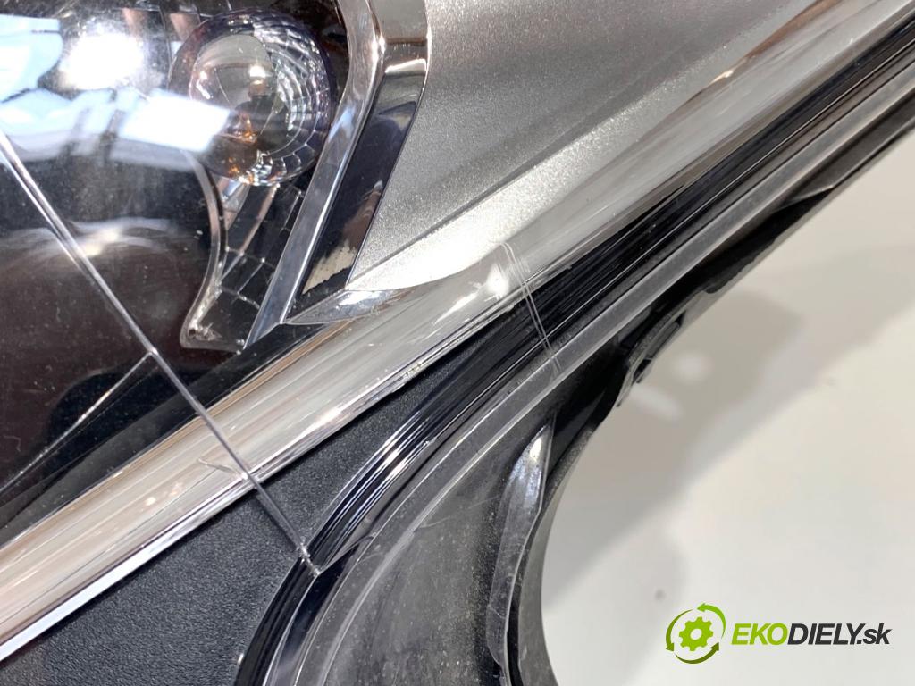 PEUGEOT 208 I liftback 2016 81 kW 1.2 THP 110 1199 Svetlomet ľavy predný 9822690480