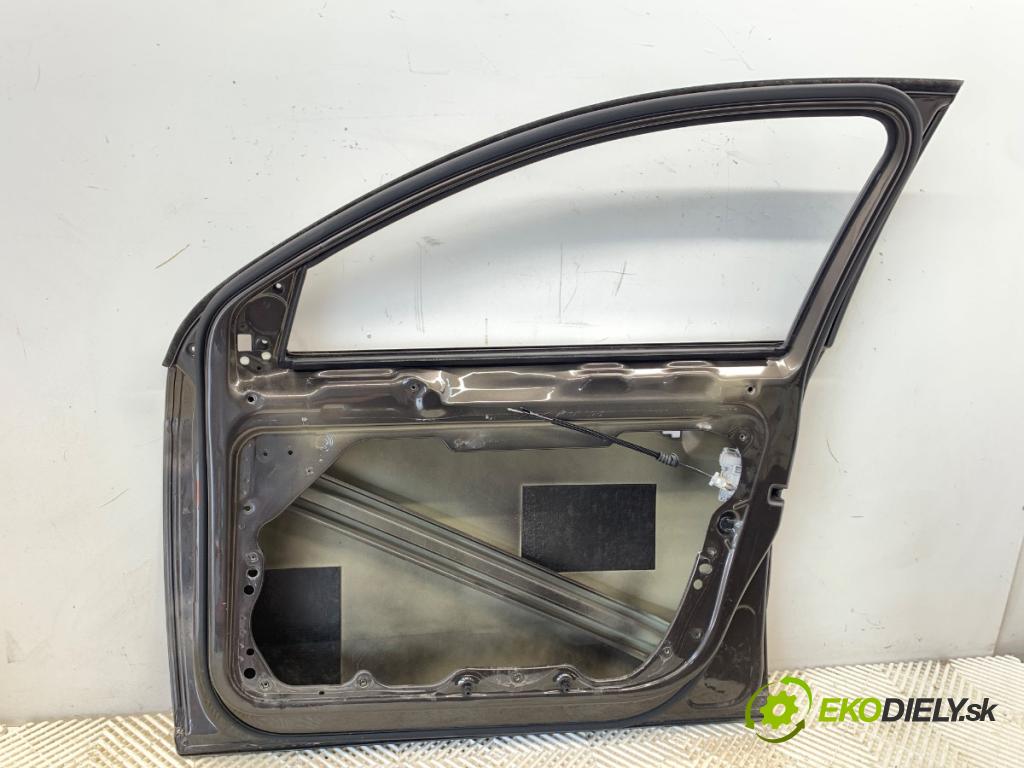 VW PASSAT B7 sedan 2013 103 kW 2.0 TDI 1968 Dvere pravy predný LB8R