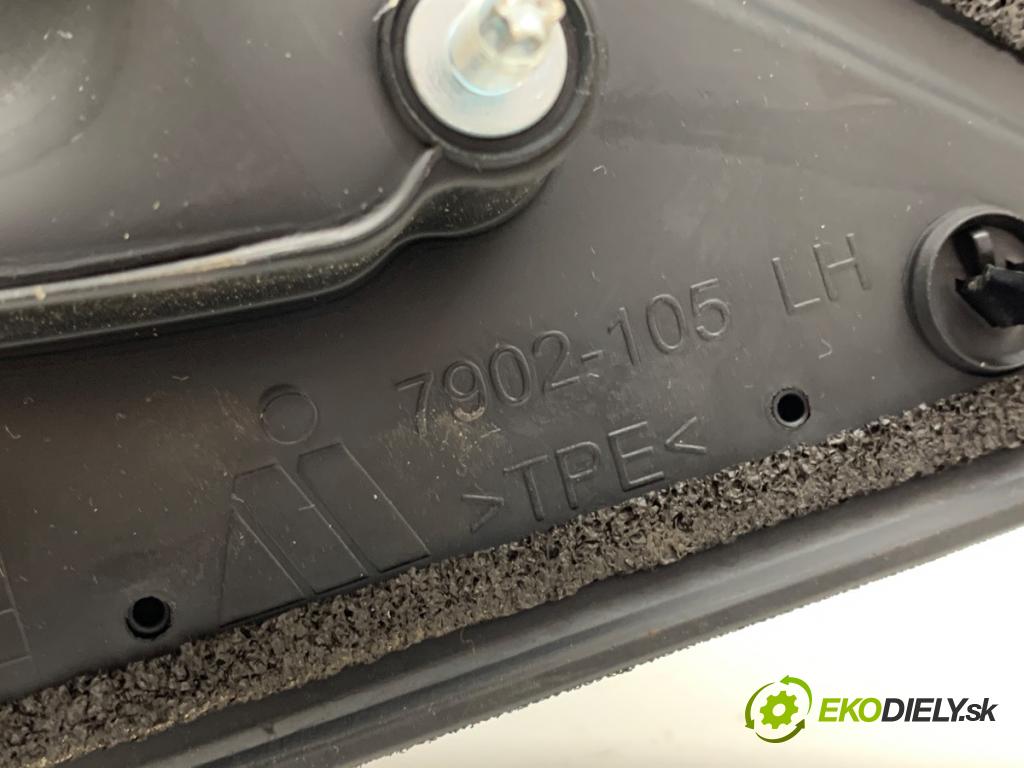 SUZUKI VITARA SUV 2021 95 kW 1.4 Hybrid (Mild Hybrid) 1373 zpětné zrcátko levý