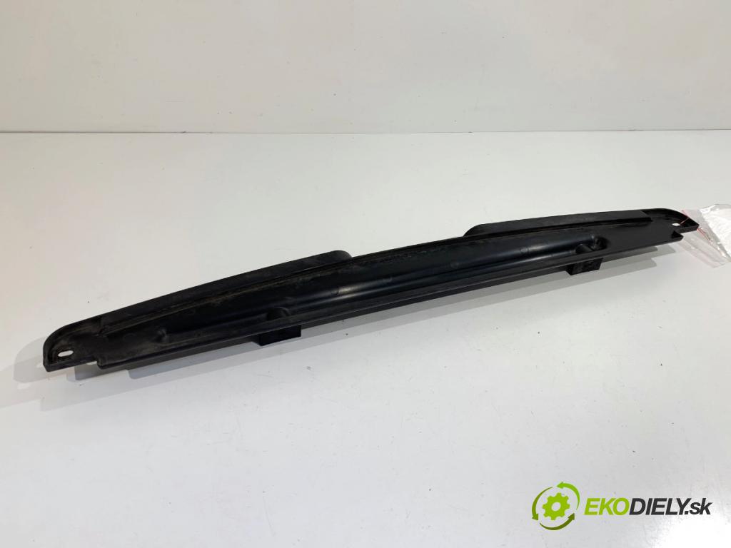 SUZUKI VITARA SUV 2021 95 kW 1.4 Hybrid (Mild Hybrid) 1373 volant vzduchu 17211-74S0