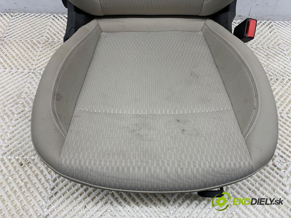 OPEL INSIGNIA B Kombi 2017 121 kW 1.5 (35) 1490 Sedadlo pravy predný
