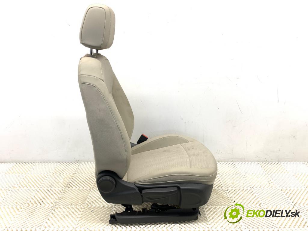 OPEL INSIGNIA B Kombi 2017 121 kW 1.5 (35) 1490 Sedadlo pravy predný