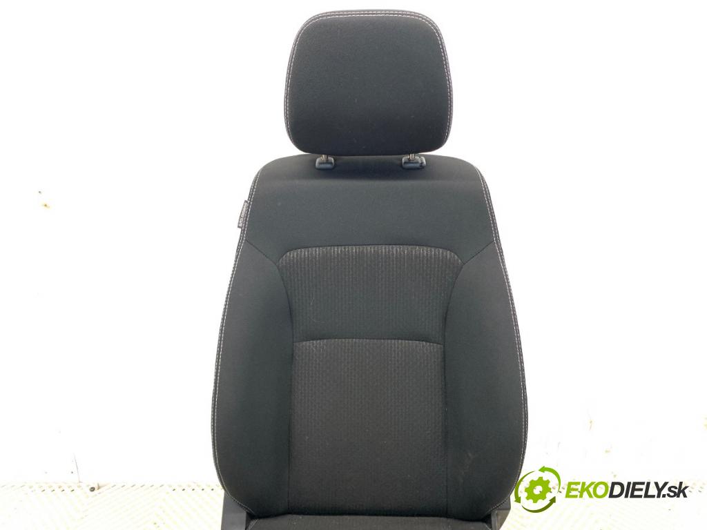SUZUKI SX4 liftback 2019 103 kW 1.4 T (AKK 414) 1373 Sedadlo pravy predný