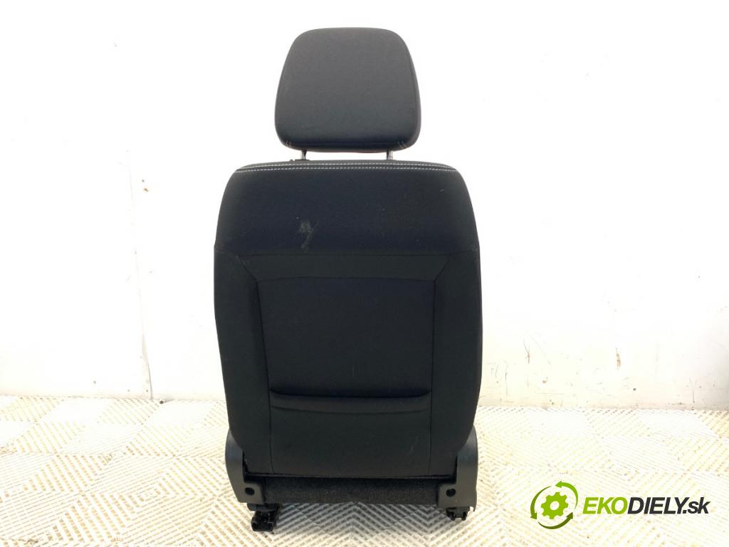 SUZUKI SX4 liftback 2019 103 kW 1.4 T (AKK 414) 1373 Sedadlo pravy predný