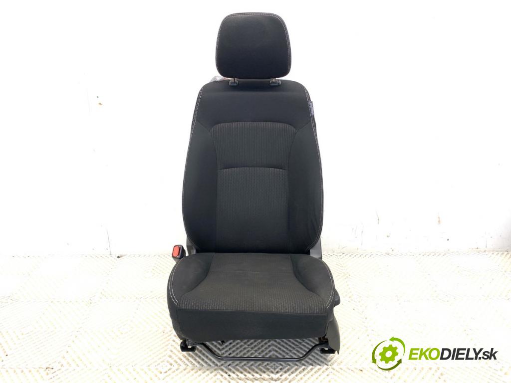 SUZUKI SX4 liftback 2019 103 kW 1.4 T (AKK 414) 1373 Sedadlo ľavy predný 