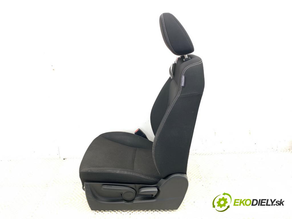 SUZUKI SX4 liftback 2019 103 kW 1.4 T (AKK 414) 1373 Sedadlo ľavy predný