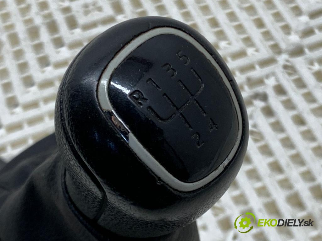 SKODA FABIA III Kombi 2017 77 kW 1.4 TDI 1422 kulisa 6C0711049 (Řadicí páka (kulisa) )