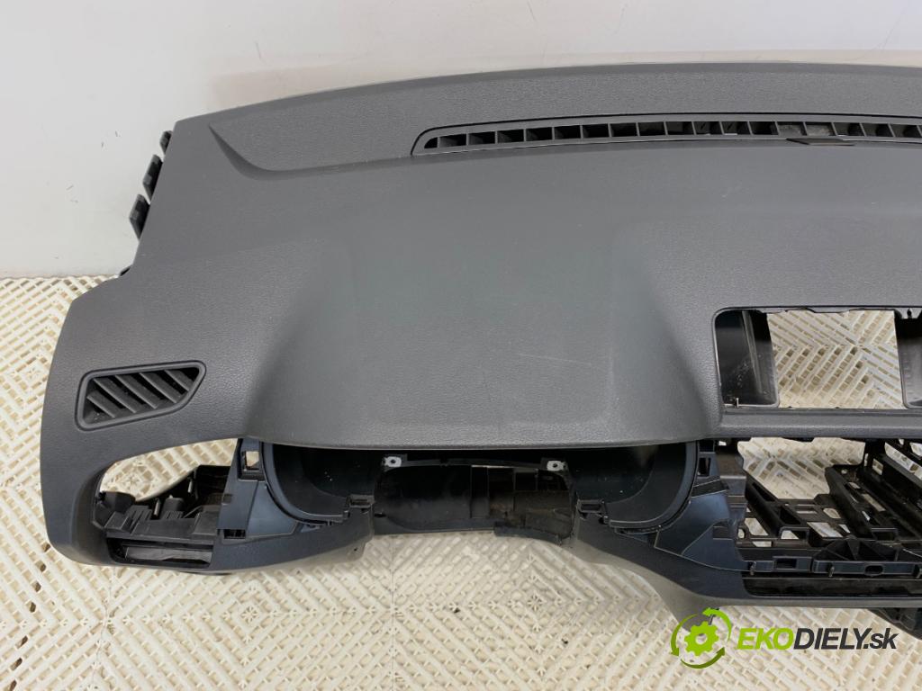 SKODA FABIA III Kombi 2017 77 kW 1.4 TDI 1422 Palubná doska VANKÚŠ: spolujazdca