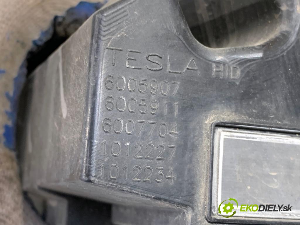 TESLA MODEL S liftback 2016 310 kW 85D AWD  Svetlomet pravy predný 1012227-00-C