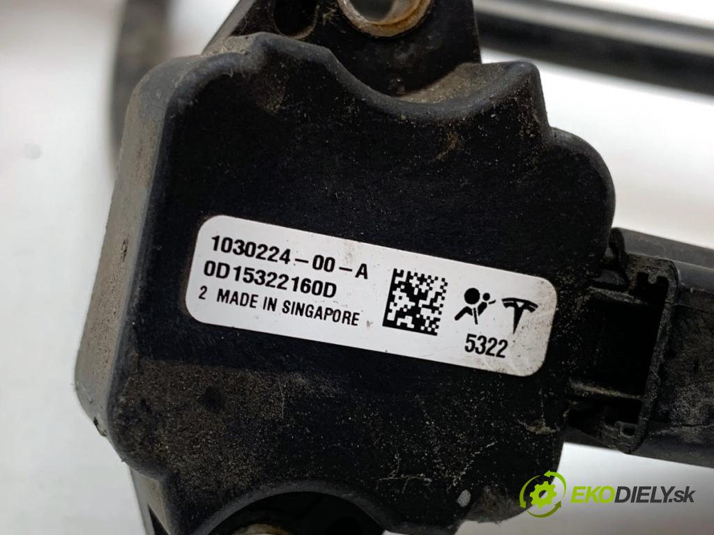 TESLA MODEL S liftback 2016 310 kW 85D AWD Snímač nárazu OCHRANA: 1030224-00-A