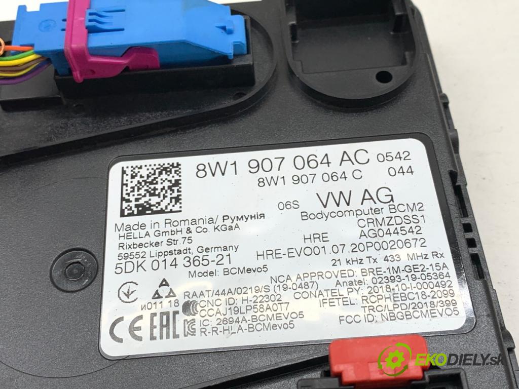 AUDI A5 F5 liftback 2020 140 kW 40 TDI 1968 modul komfortu 8W1907064AC (Komfortní modul)