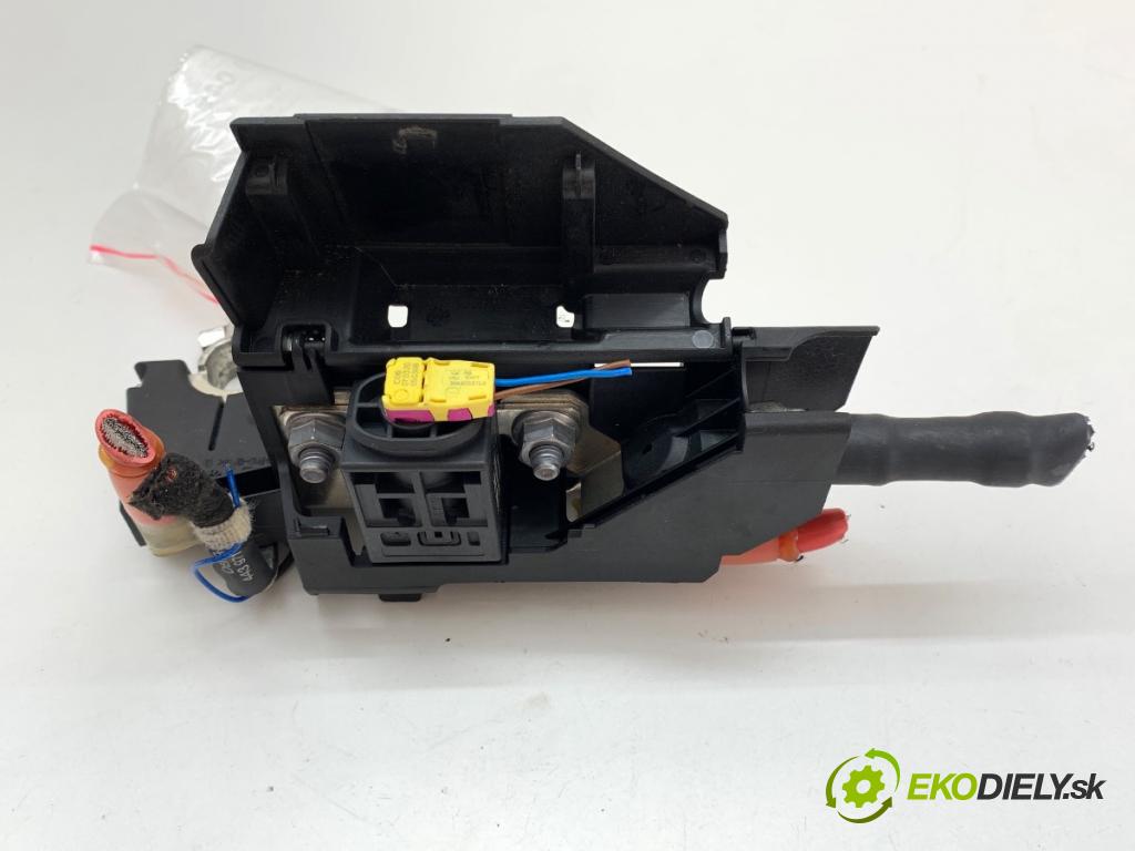 AUDI A5 F5 liftback 2020 140 kW 40 TDI 1968 svorka plus 8W0915459H