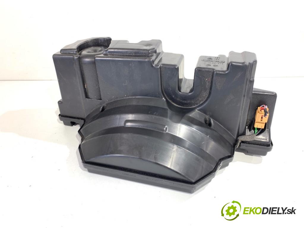 AUDI A5 F5 liftback 2020 140 kW 40 TDI 1968 reproduktory 8W9035382B 8W0035415A