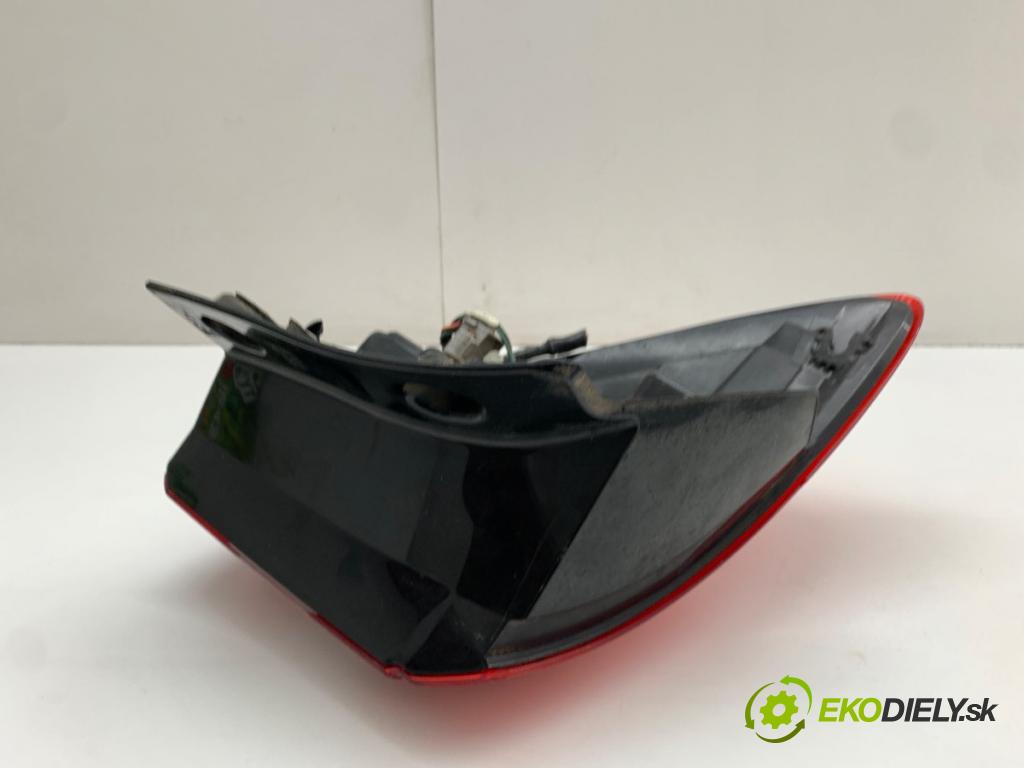 SUZUKI SX4 liftback 2019 103 kW 1.4 T (AKK 414) 1373 světlo pravý zadní část