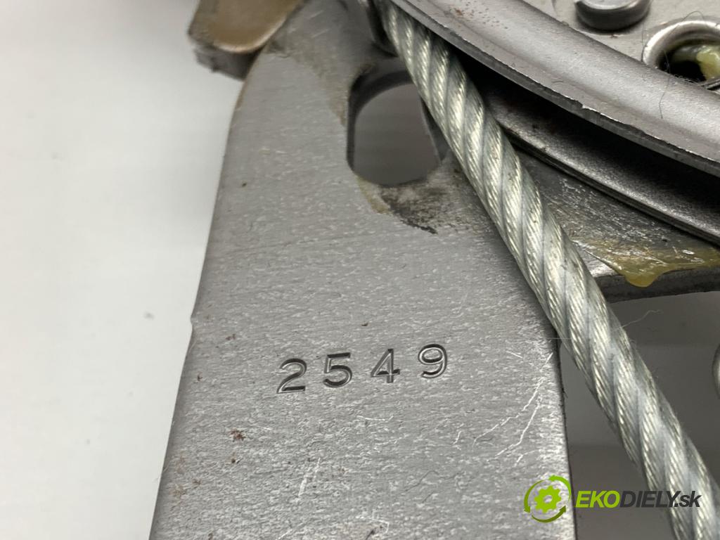 SUZUKI SX4 liftback 2019 103 kW 1.4 T (AKK 414) 1373 Kulisa brzdy ručnej brzdy