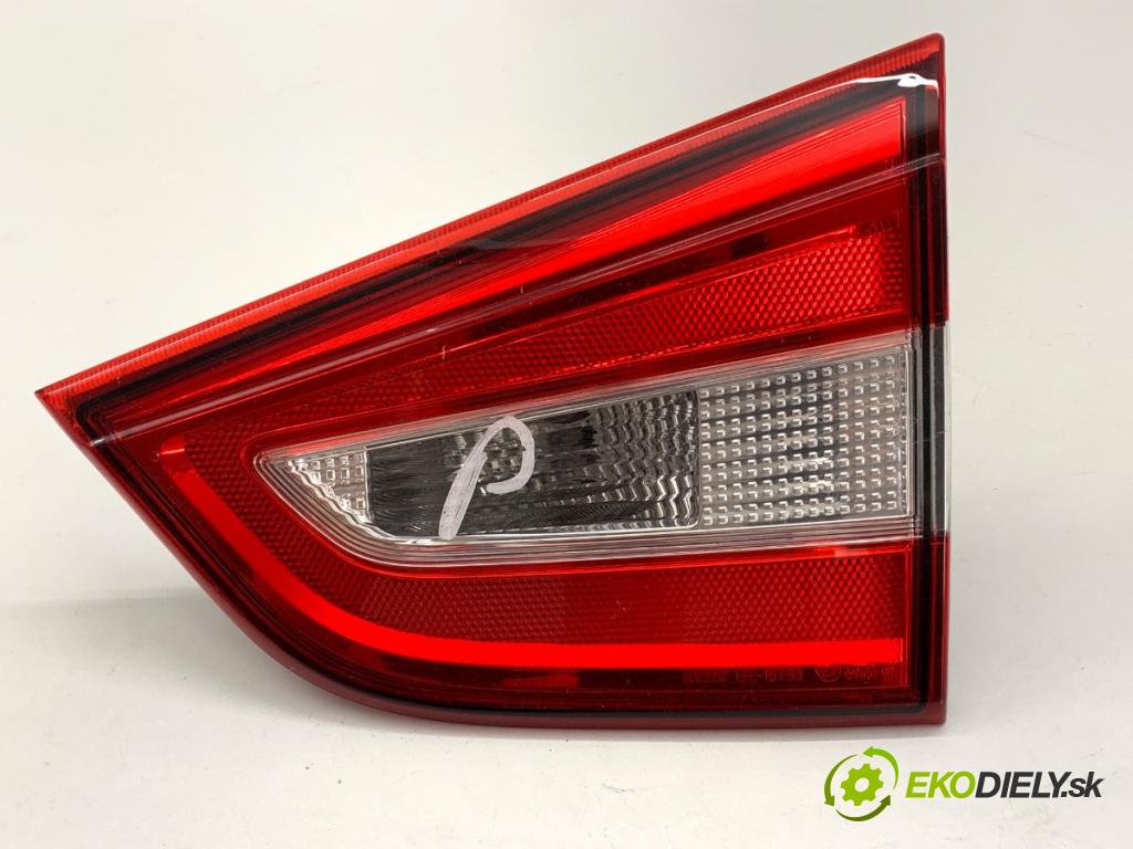 SUZUKI SX4 liftback 2019 103 kW 1.4 T (AKK 414) 1373 světlo pravý zadní část vnitřní 