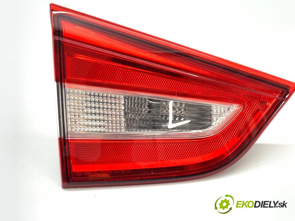 SUZUKI SX4 liftback 2019 103 kW 1.4 T (AKK 414) 1373 světlo levý zadní část vnitřní 
