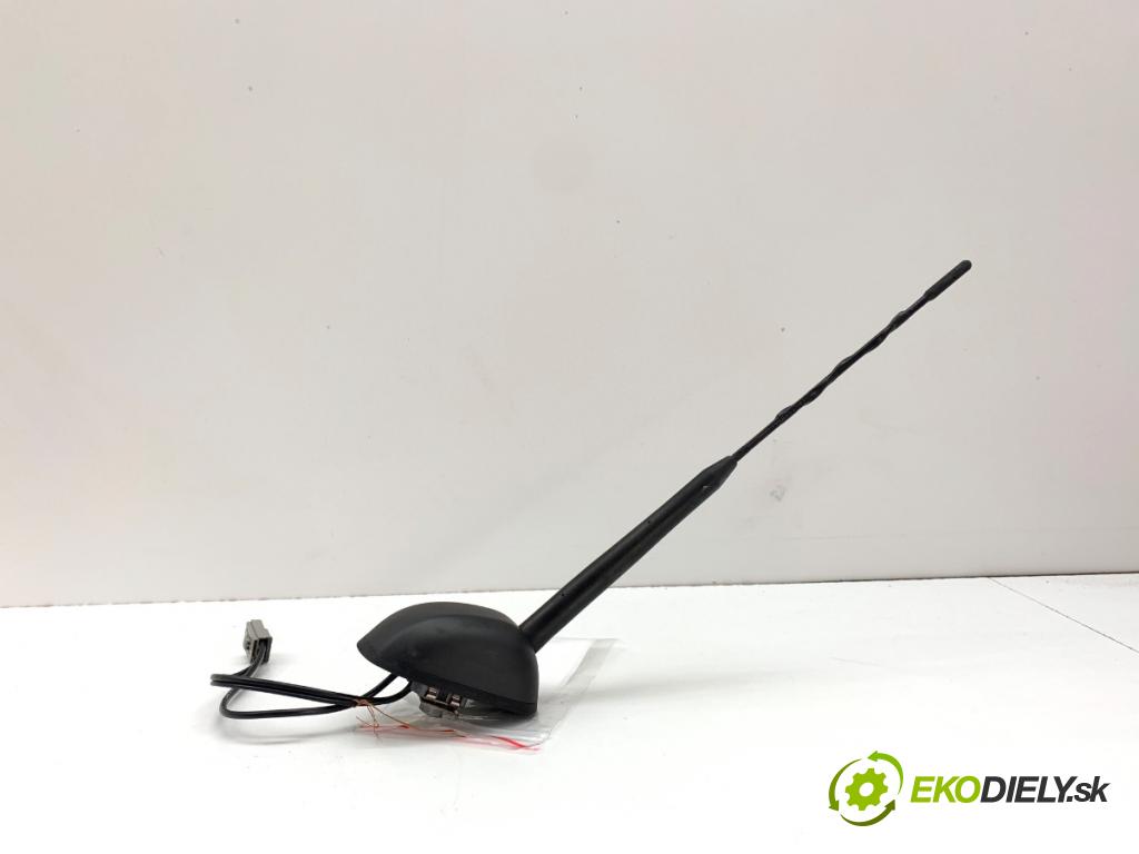 SUZUKI VITARA SUV 2021 95 kW 1.4 Hybrid (Mild Hybrid) 1373 ANTENA 