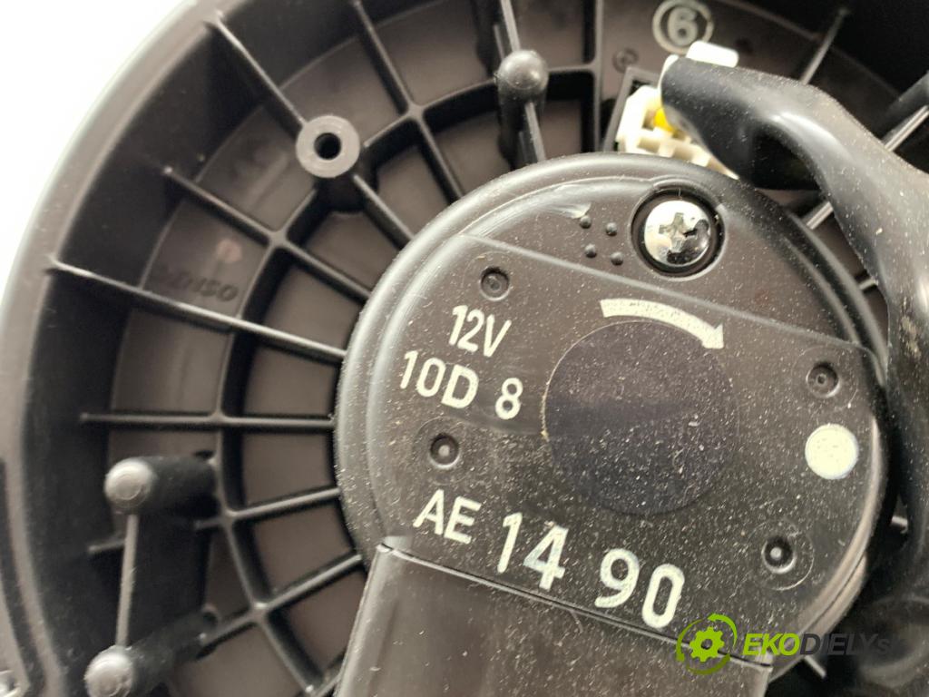 SUZUKI VITARA SUV 2021 95 kW 1.4 Hybrid (Mild Hybrid) 1373 ventilátor kúrenia AV1490