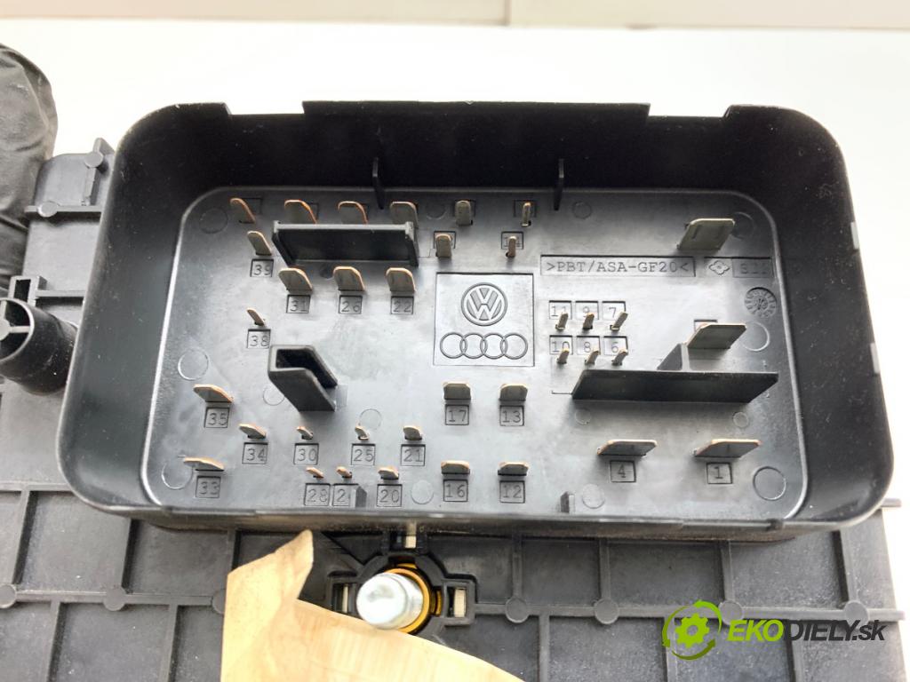 AUDI Q3 I SUV 2016 147 kW 2.0 TFSI quattro 1984 skříňka poistková 3C0937125A (Pojistková skříňka)