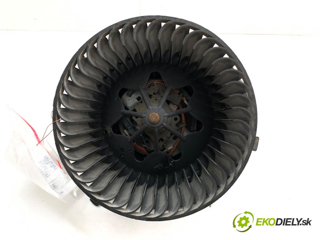 AUDI Q3 I SUV 2016 147 kW 2.0 TFSI quattro 1984 ventilátor kúrenia 1K1820015L