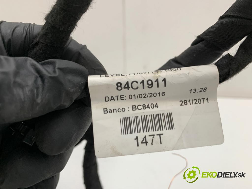 AUDI Q3 I SUV 2016 147 kW 2.0 TFSI quattro 1984 káblovačka dveří kufra zadní část 8U0971147T