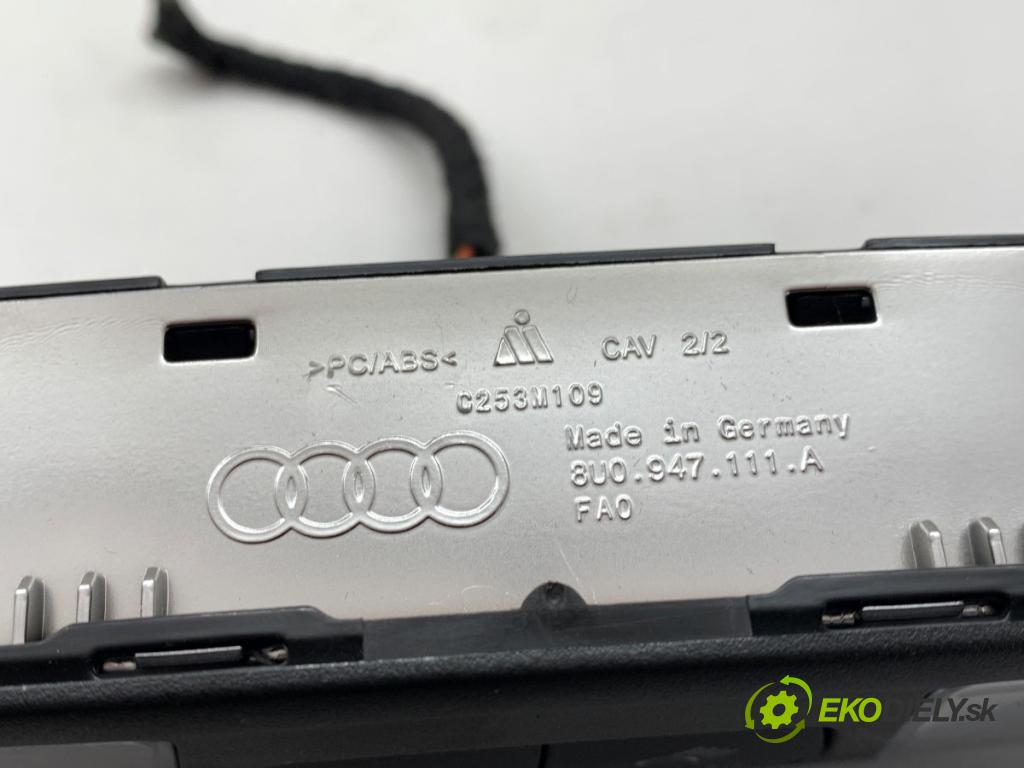 AUDI Q3 I SUV 2016 147 kW 2.0 TFSI quattro 1984 světlo stropní 8U0947111A