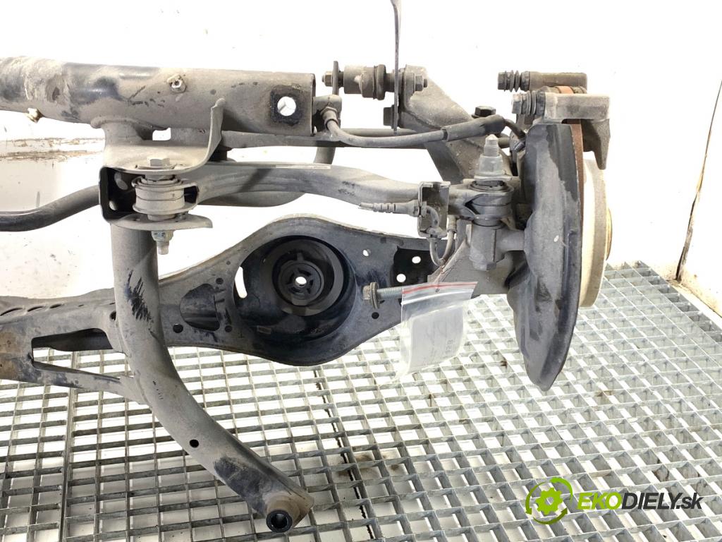 AUDI Q3 I SUV 2016 147 kW 2.0 TFSI quattro 1984 Výstuha zad 5N0505315S