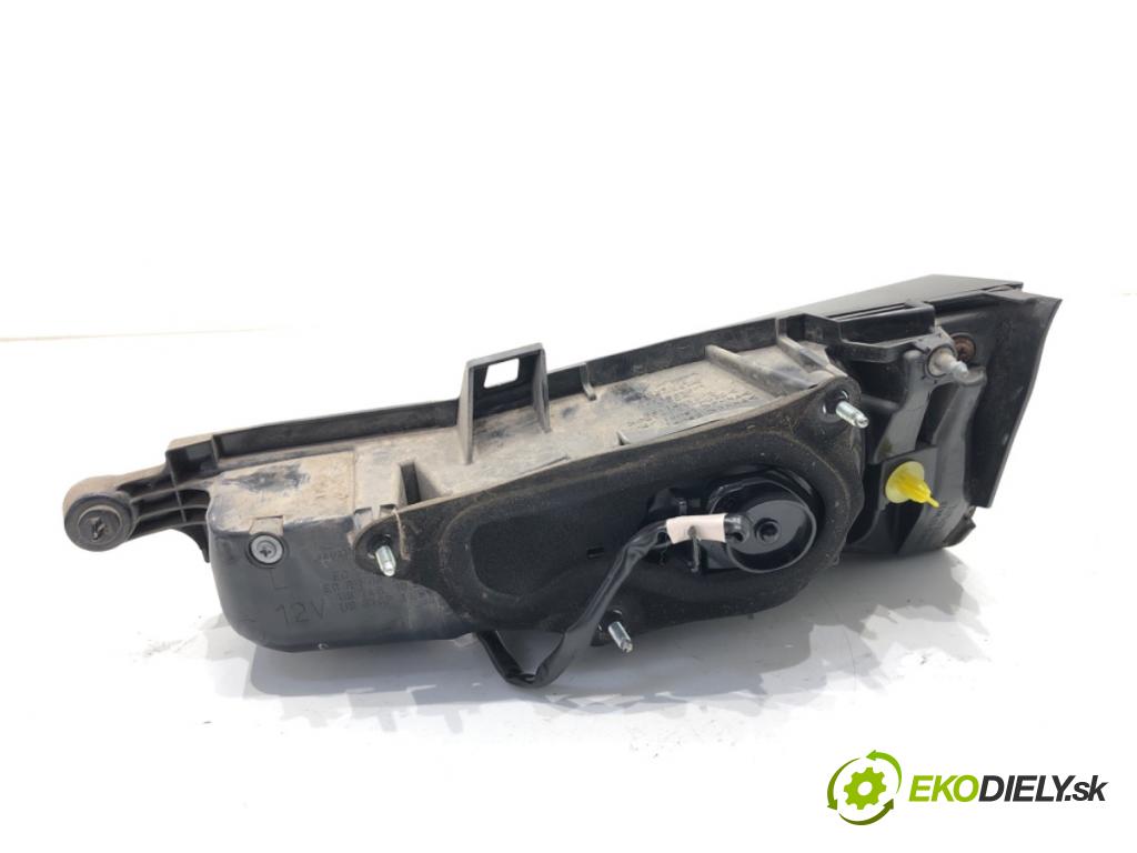 LEXUS NX SUV 2015 145 kW 300h AWD (AYZ15) 2494 světlo levý zadní část vnitřní