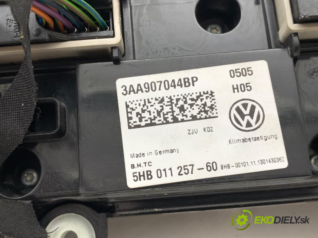 VW PASSAT B7 sedan 2013 103 kW 2.0 TDI 1968 Panel ovládania kúrenia 3AA907044BP (Prepínacie páčky pod volantom)