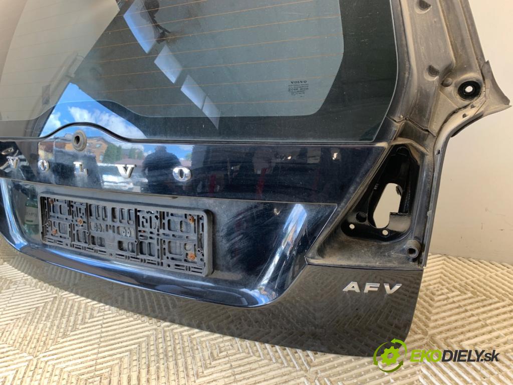VOLVO V70 III Kombi 2010 170 kW 2.5 T 2521 kapota zad 019